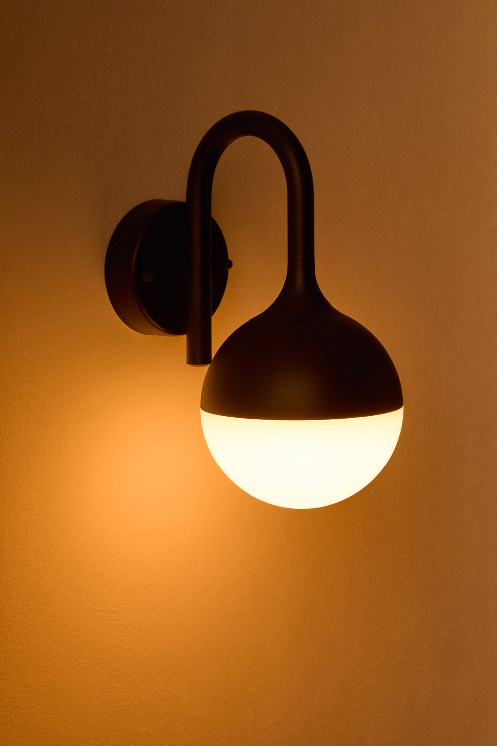 Lampada da parete a LED da esterno Uveron in alluminio