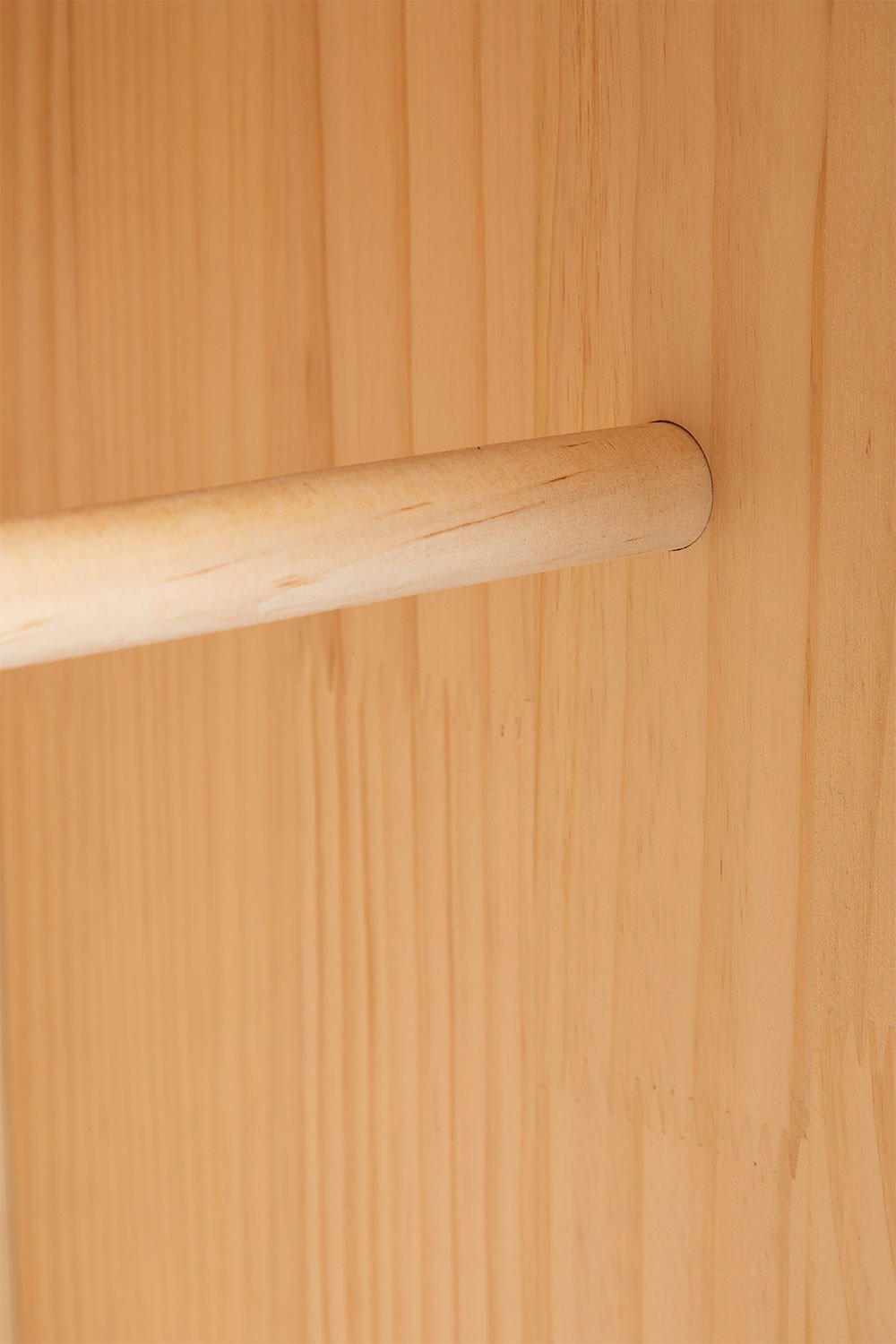 Armadio in legno per bambini squadrato