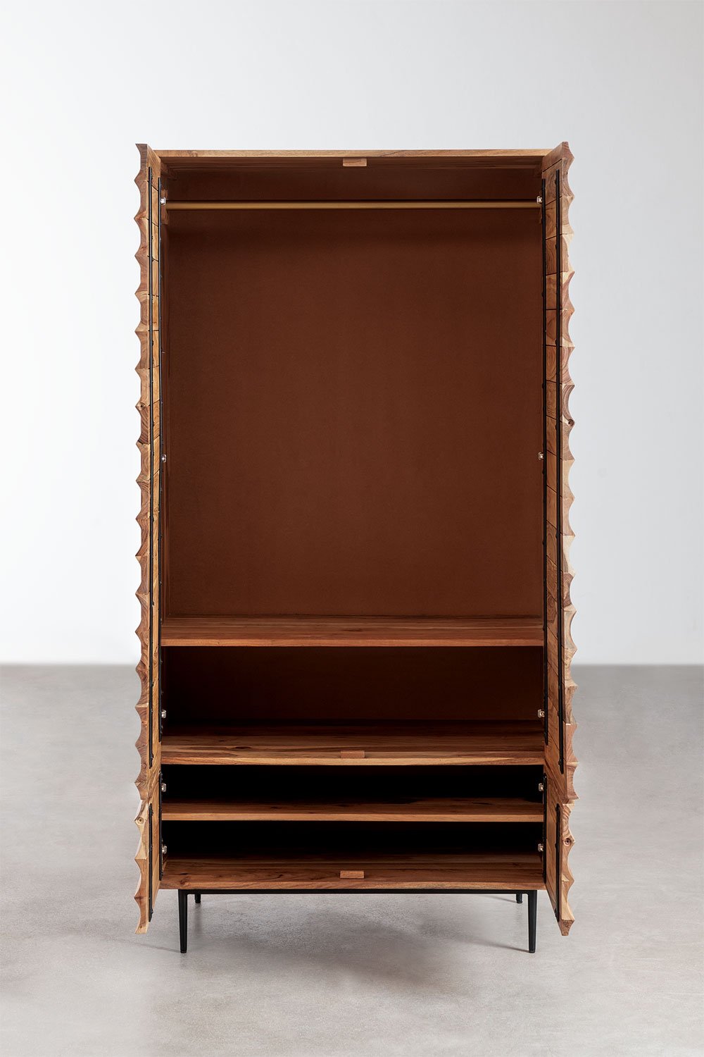 Armadio in legno di acacia Petter