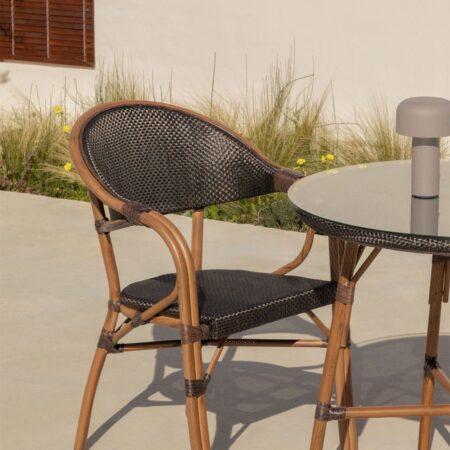 Brielle Bistro Classic Sedia da giardino impilabile con braccioli in textilene e alluminio