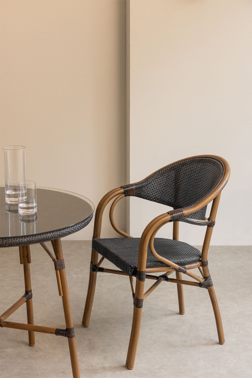 Brielle Bistro Classic Sedia da pranzo impilabile con braccioli in textilene e alluminio