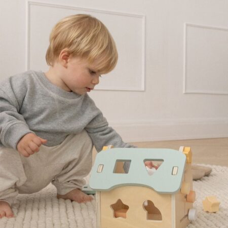 Casetta in legno per bambini Grady con pezzi ad incastro