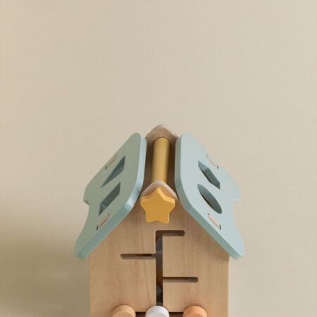 Casetta in legno per bambini Grady con pezzi ad incastro