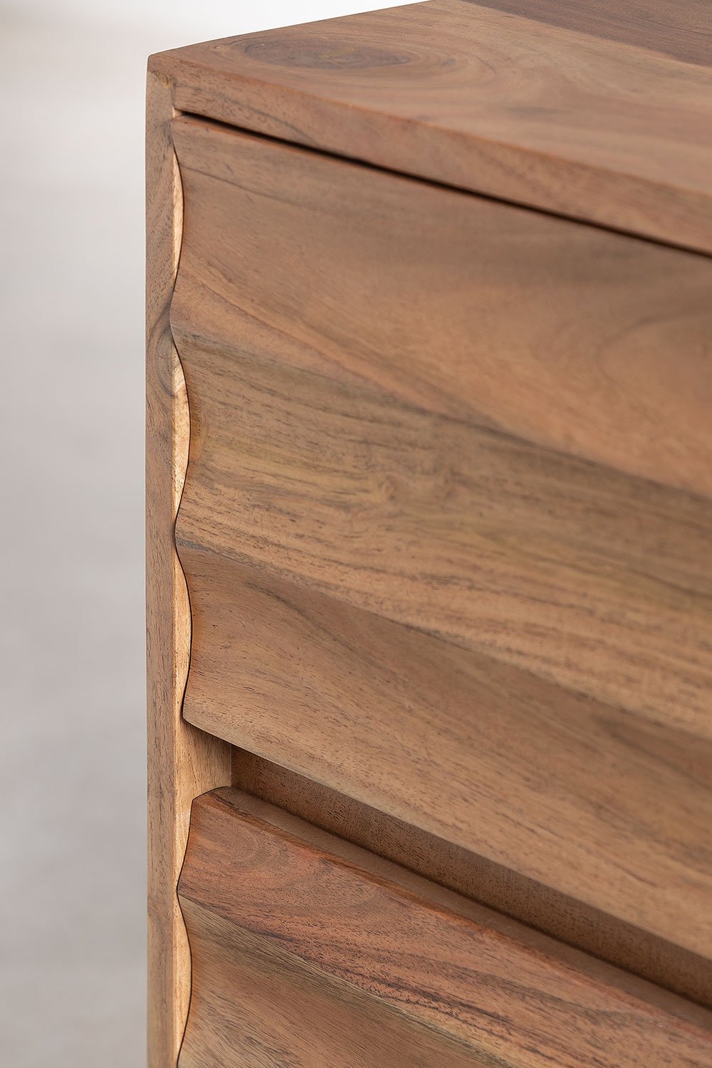 Cassettiera Petter in legno di acacia