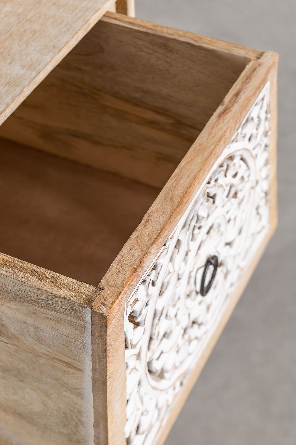 Cassettiera Mekel in legno di mango