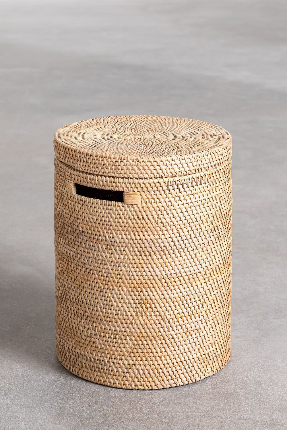Cesto porta abiti in Rattan Guacui