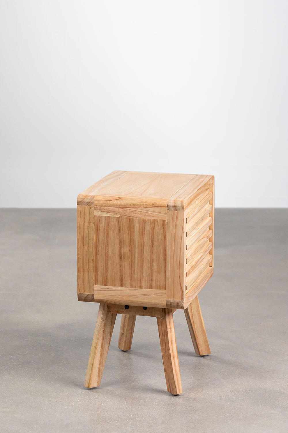 Comodino in legno Deleyna