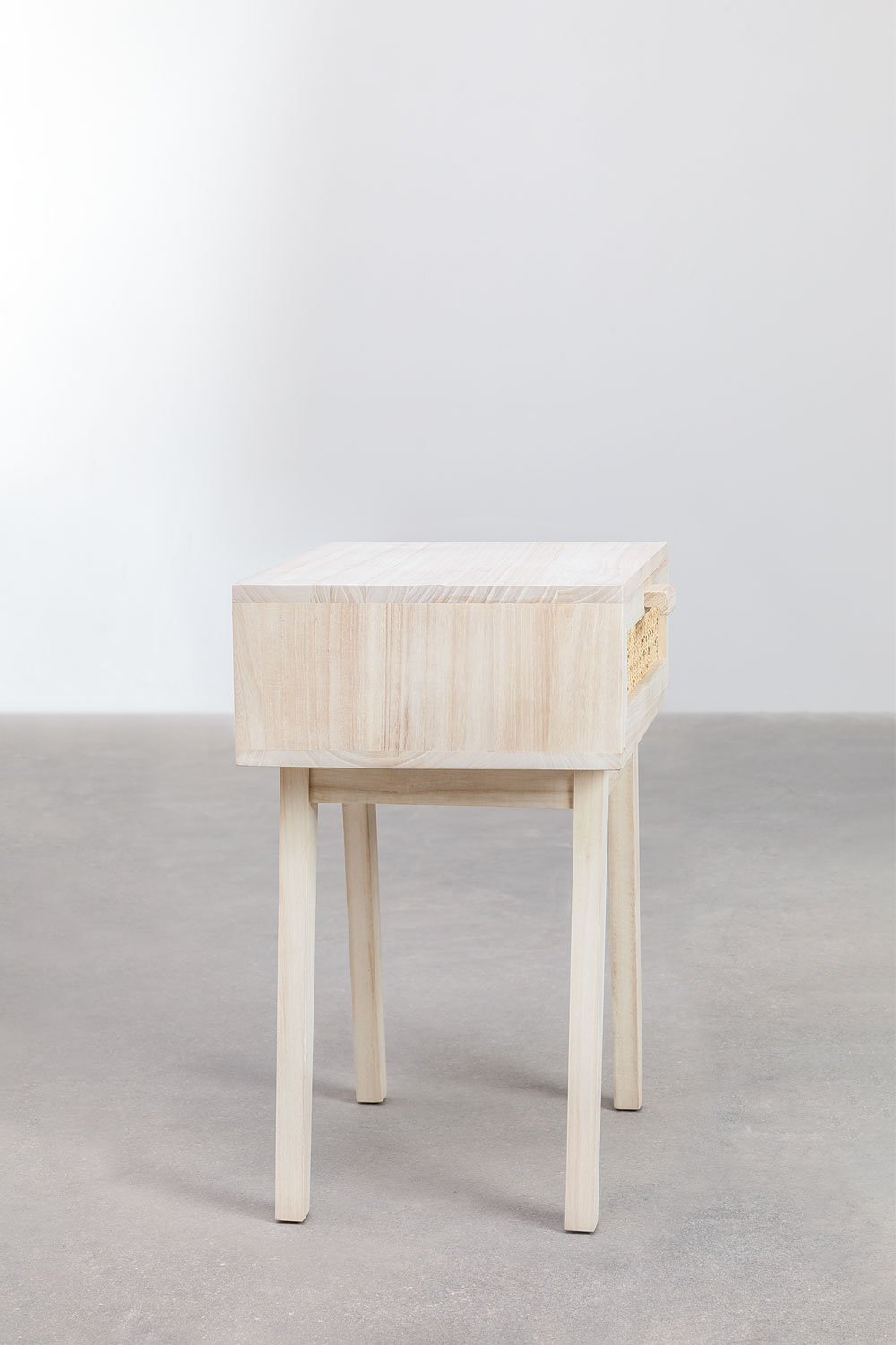 Comodino Ralik Design in legno con cassetto