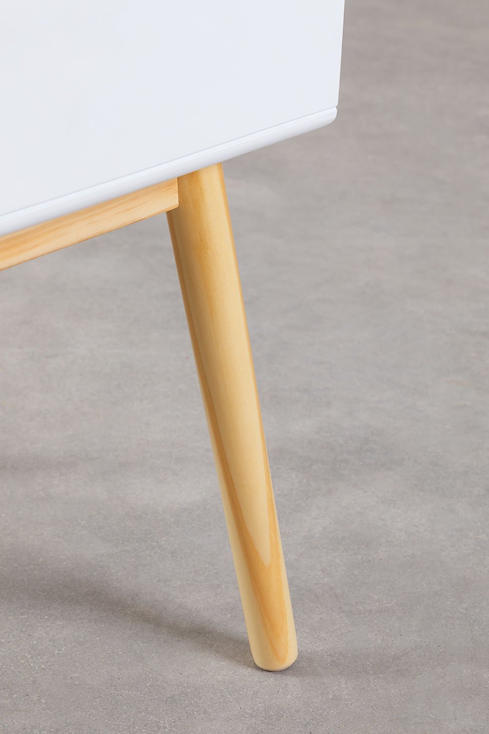 Comodino in MDF e legno di pino Lucka