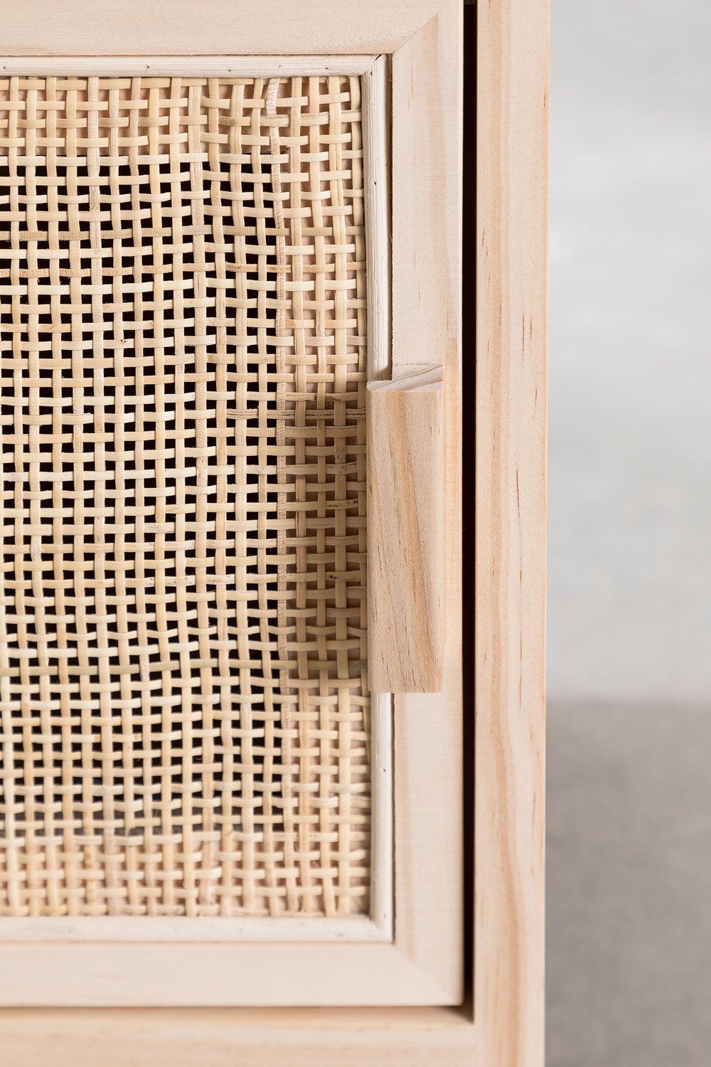 Comodino in rattan e legno di Reyna