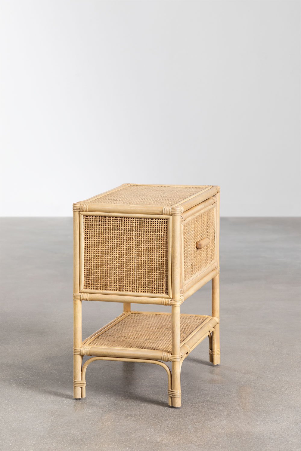 Comodino in rattan Yivisc