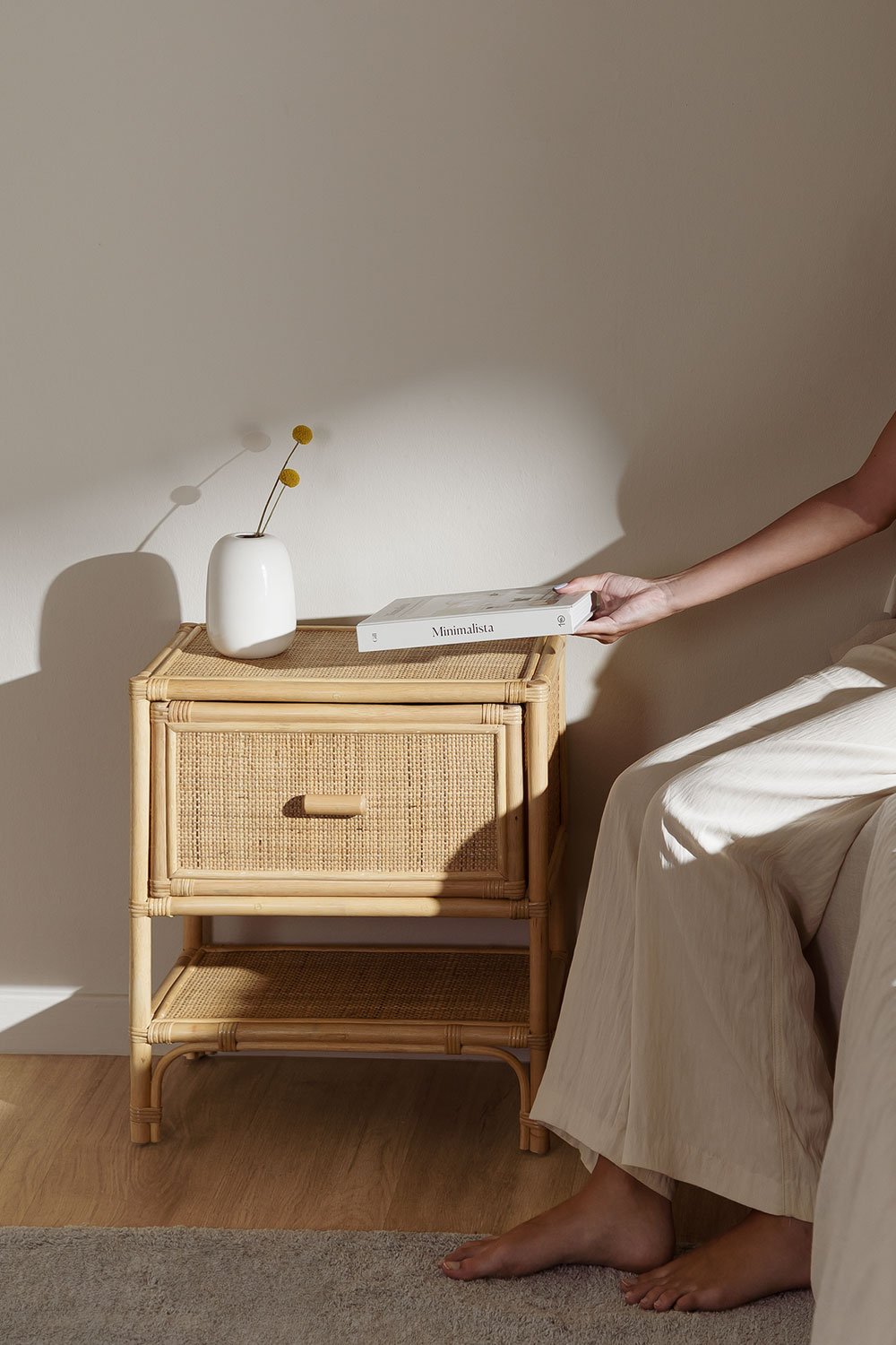 Comodino in rattan Yivisc