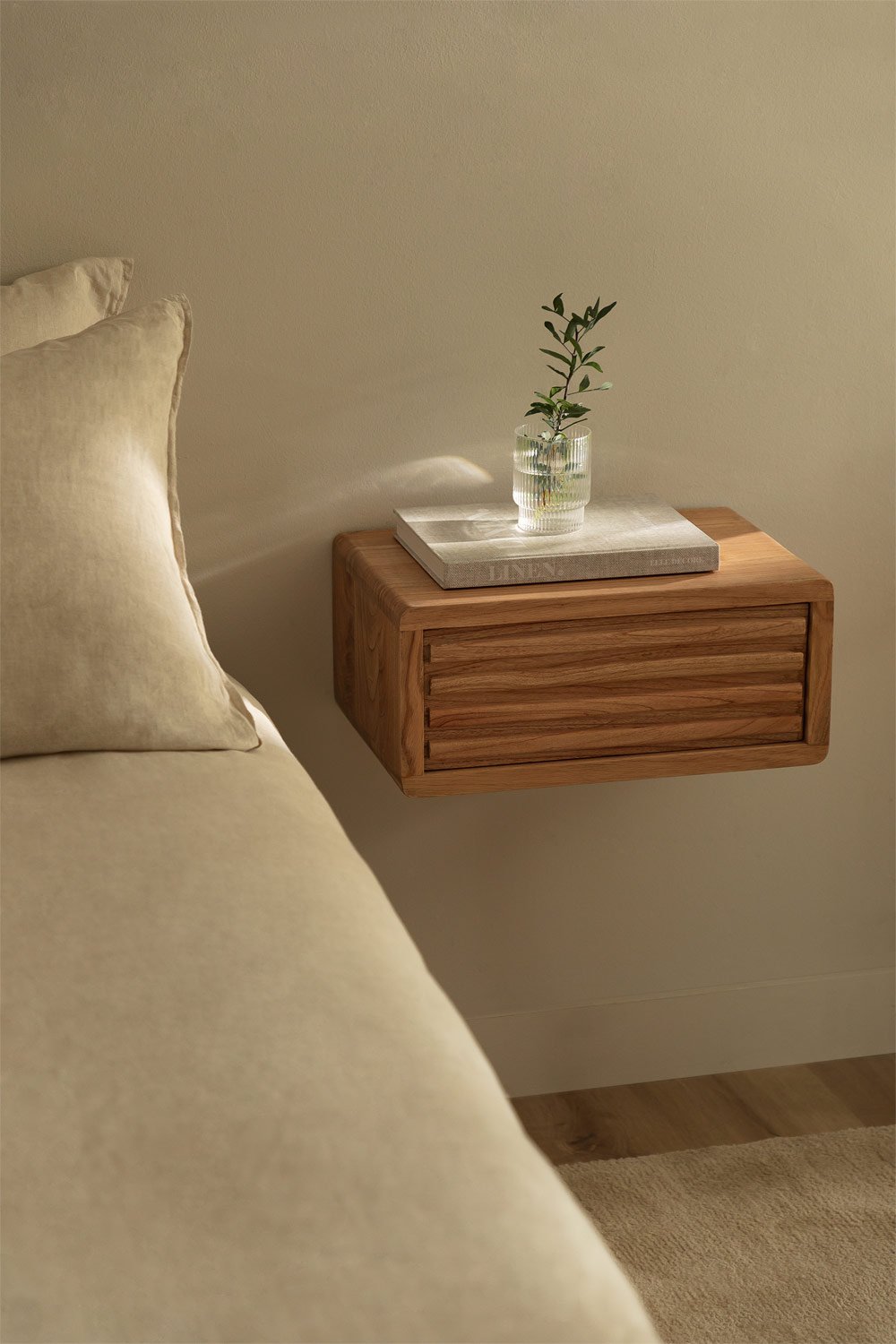 Comodino sospeso in legno Deleyna