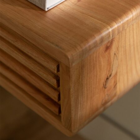 Comodino sospeso in legno Deleyna