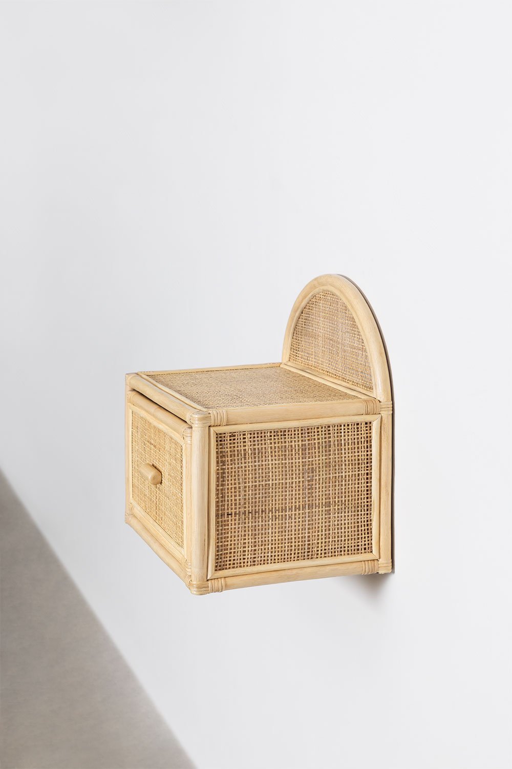 Comodino sospeso in rattan Yivisc