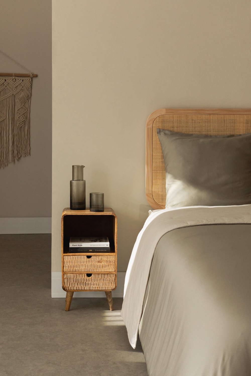 Confezione da 2 comodini con contenitore in legno di mango Yulara naturale
