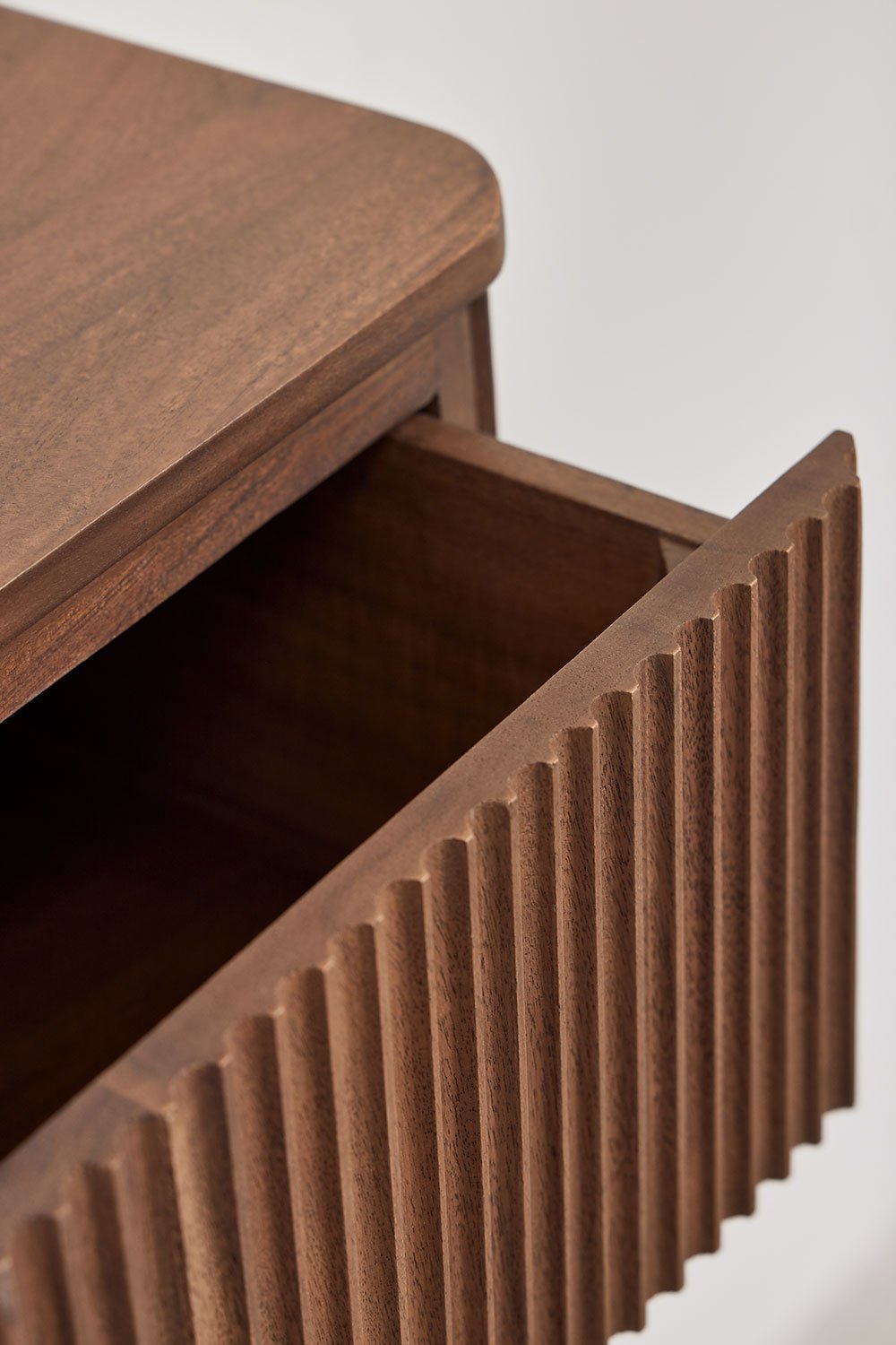 Confezione da 2 comodini sospesi 35x30 cm in legno di acacia Biljandi