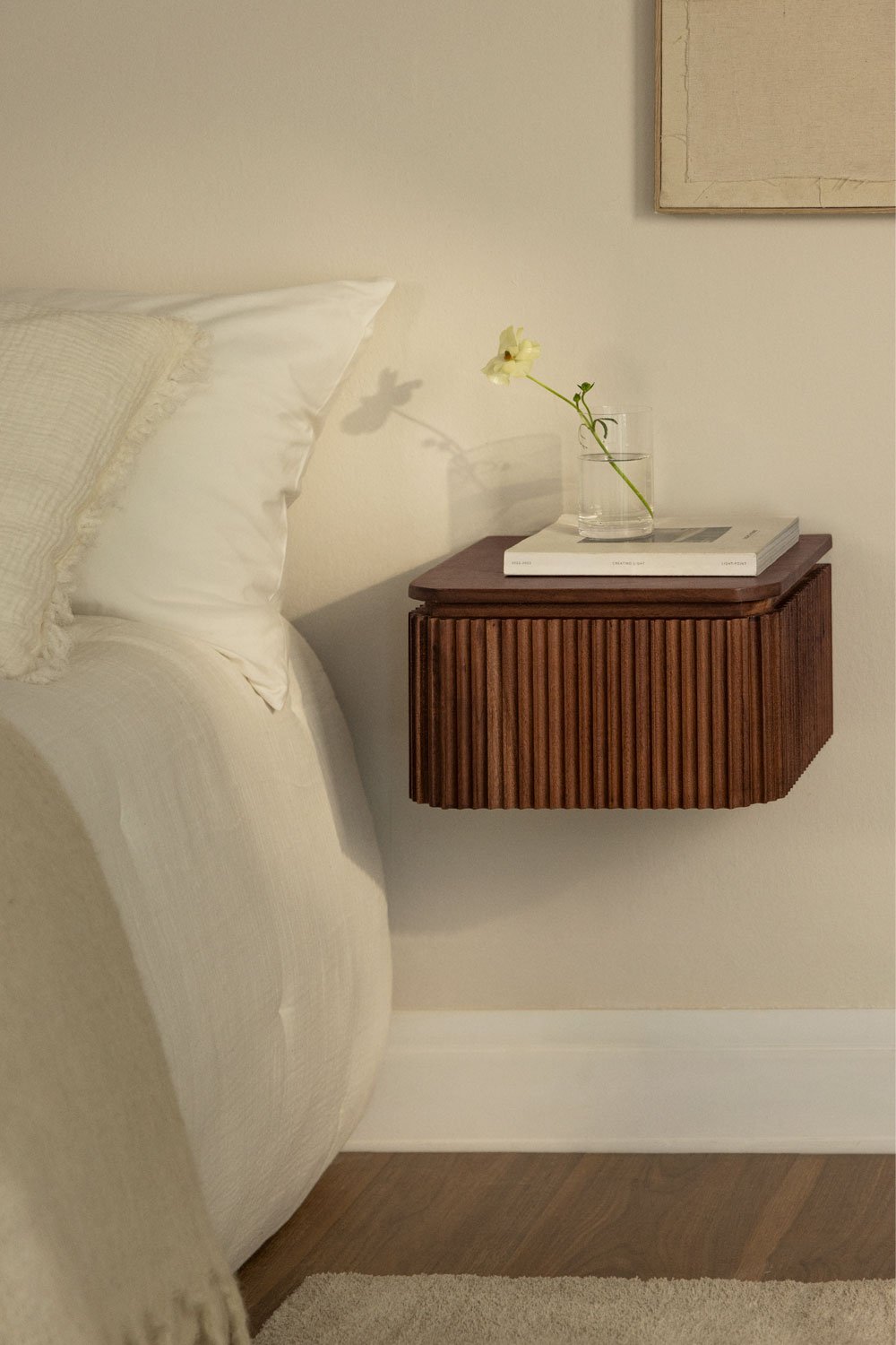 Confezione da 2 comodini sospesi 35x30 cm in legno di acacia Biljandi
