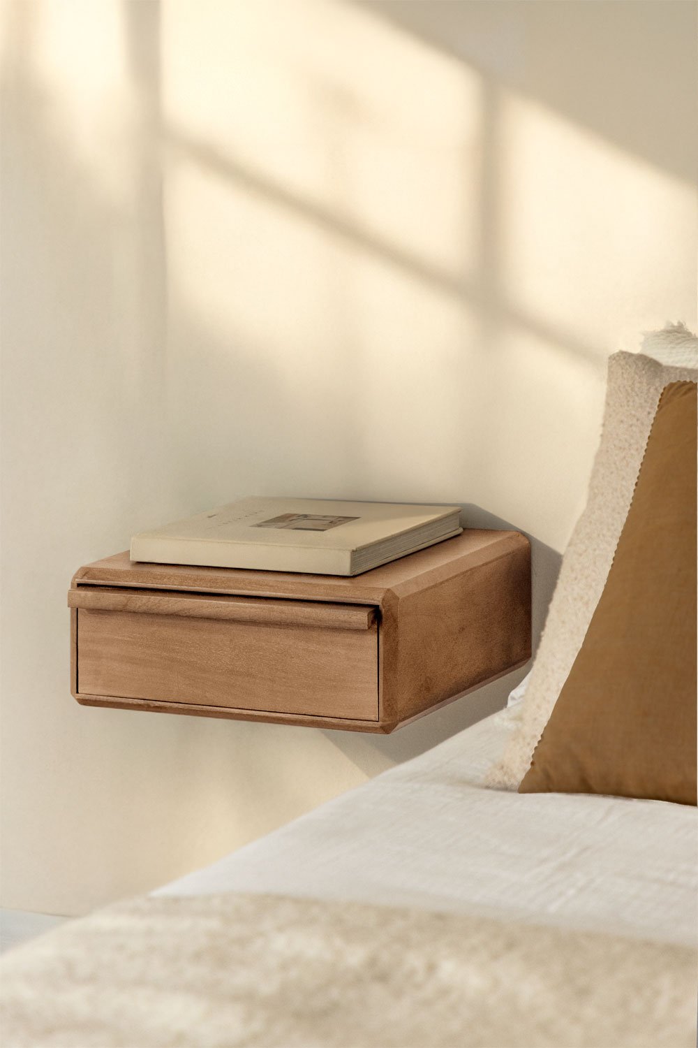 Confezione da 2 comodini sospesi 40x30 cm in legno di acacia Nordilan