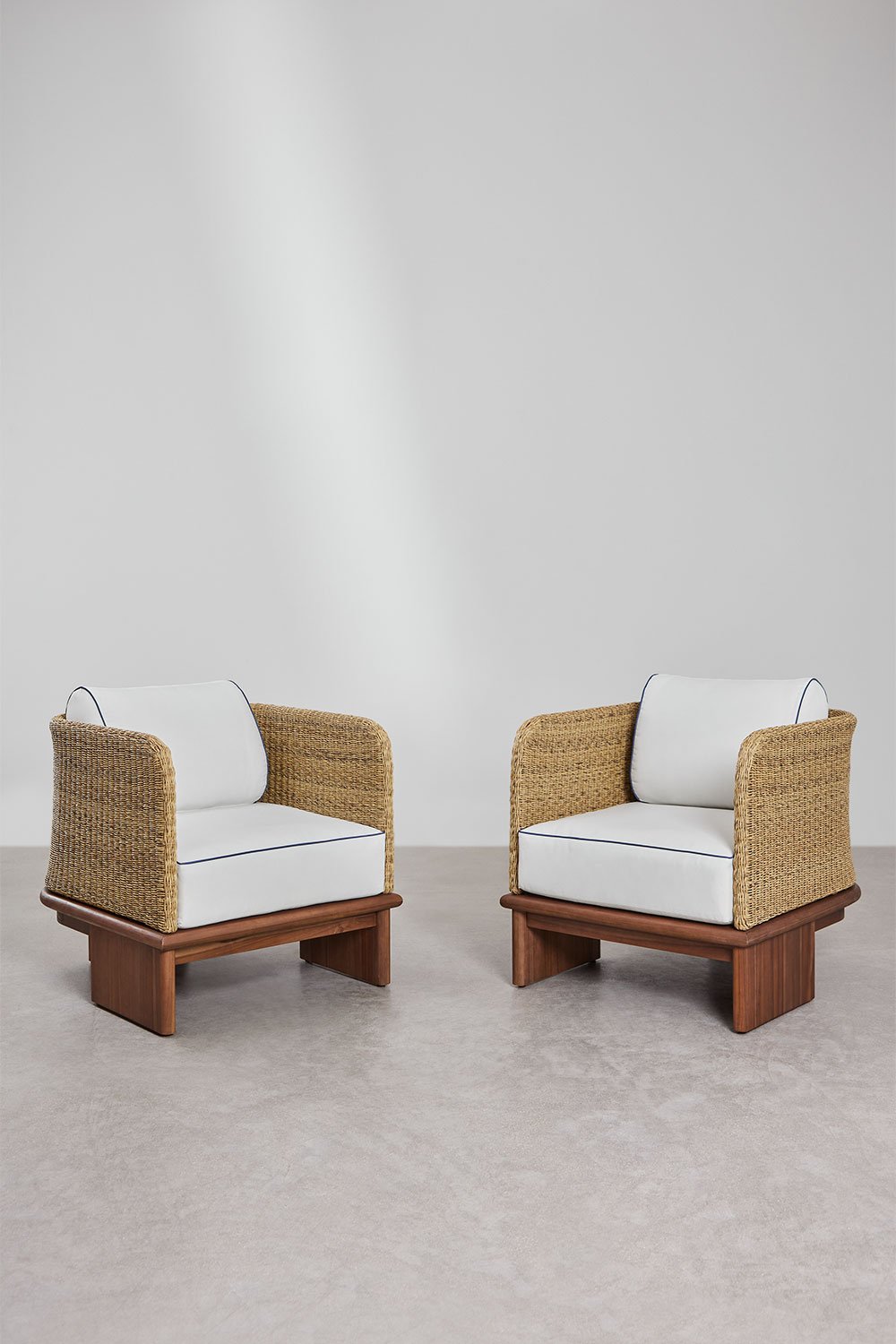 Confezione da 2 poltrone da giardino Famara in rattan e legno di acacia