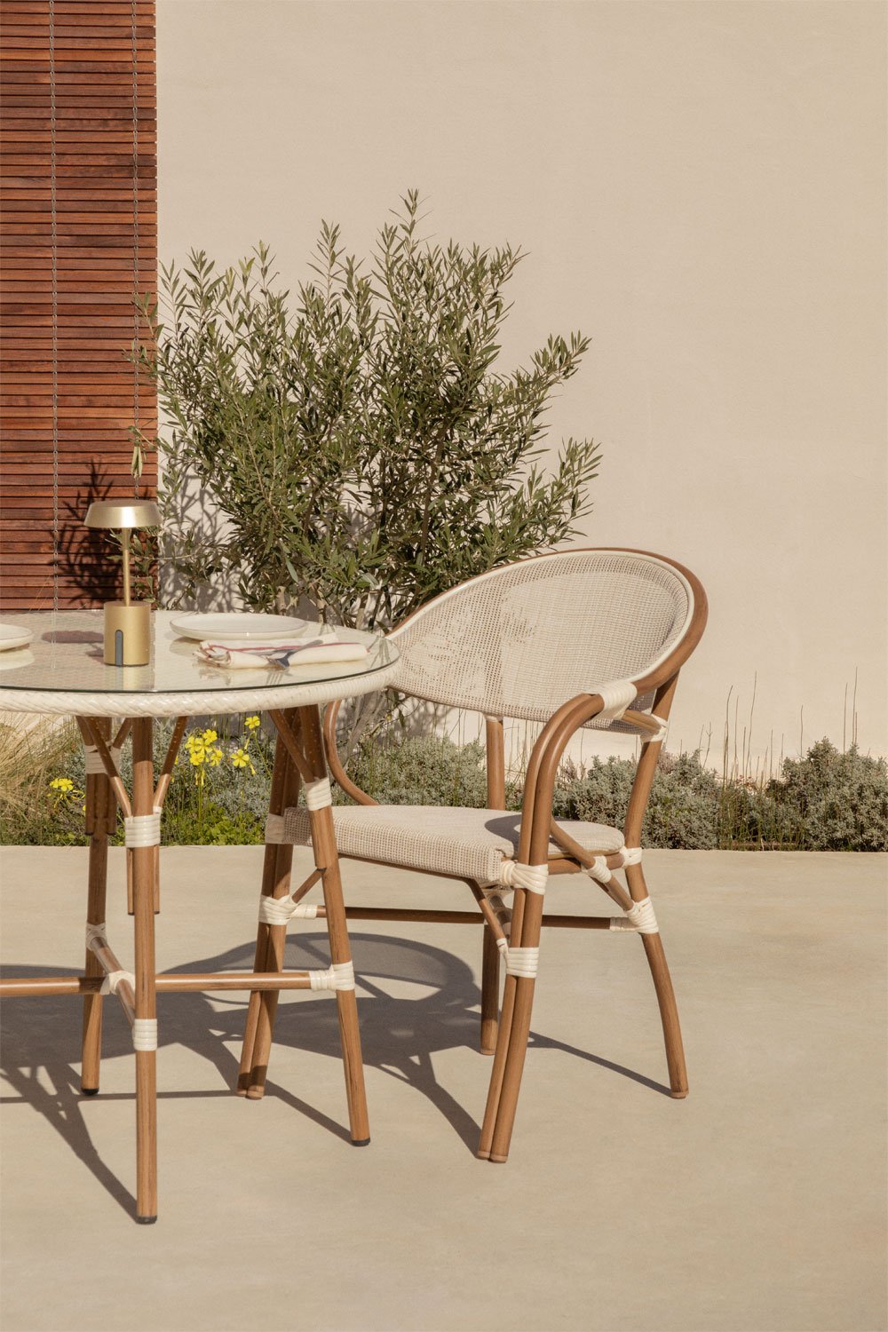 Confezione da 2 sedie da giardino impilabili con braccioli in Textilene e alluminio Brielle Bistro