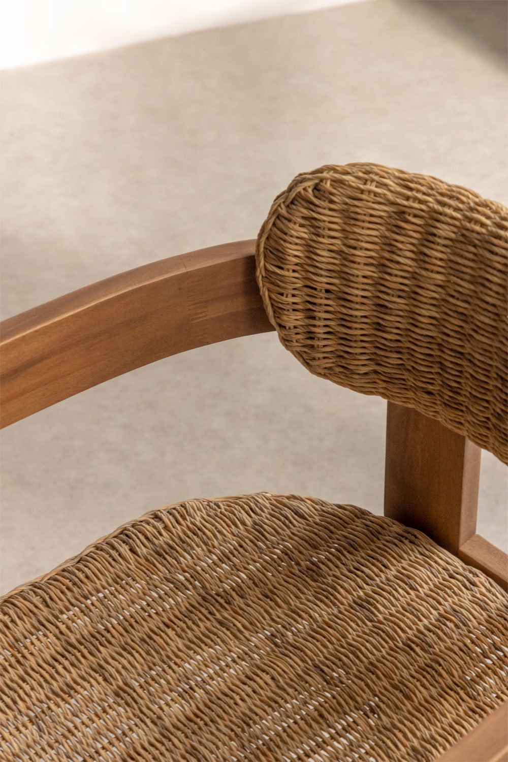 Confezione da 2 sedie da pranzo con braccioli in legno di acacia e rattan sintetico Ginara