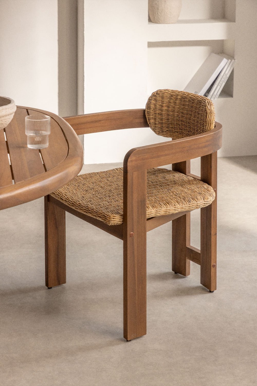 Confezione da 2 sedie da pranzo con braccioli in legno di acacia e rattan sintetico Ginara