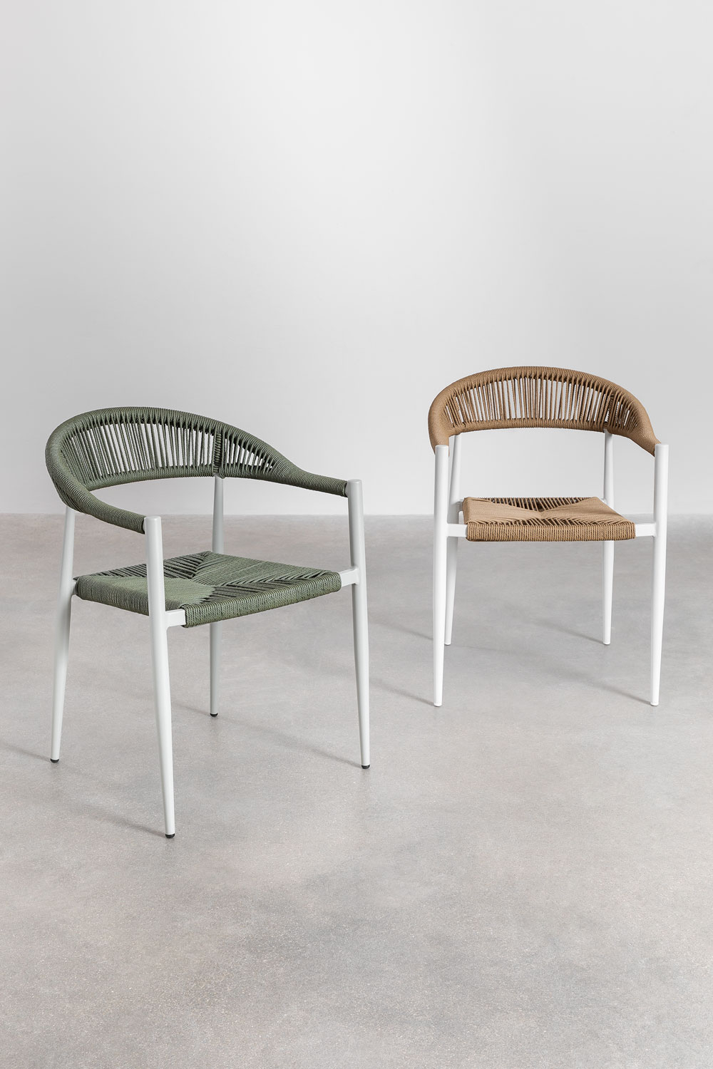 Confezione da 2 sedie da pranzo impilabili con braccioli in alluminio e rattan sintetico Amatria