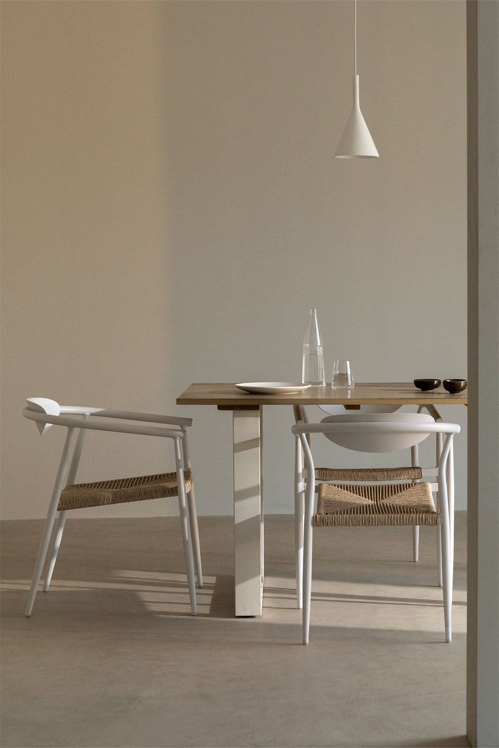 Set di 2 sedie da pranzo impilabili con braccioli in alluminio e rattan sintetico Marsha