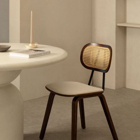 Confezione da 2 sedie da pranzo in legno, rattan e shearling Kaylia