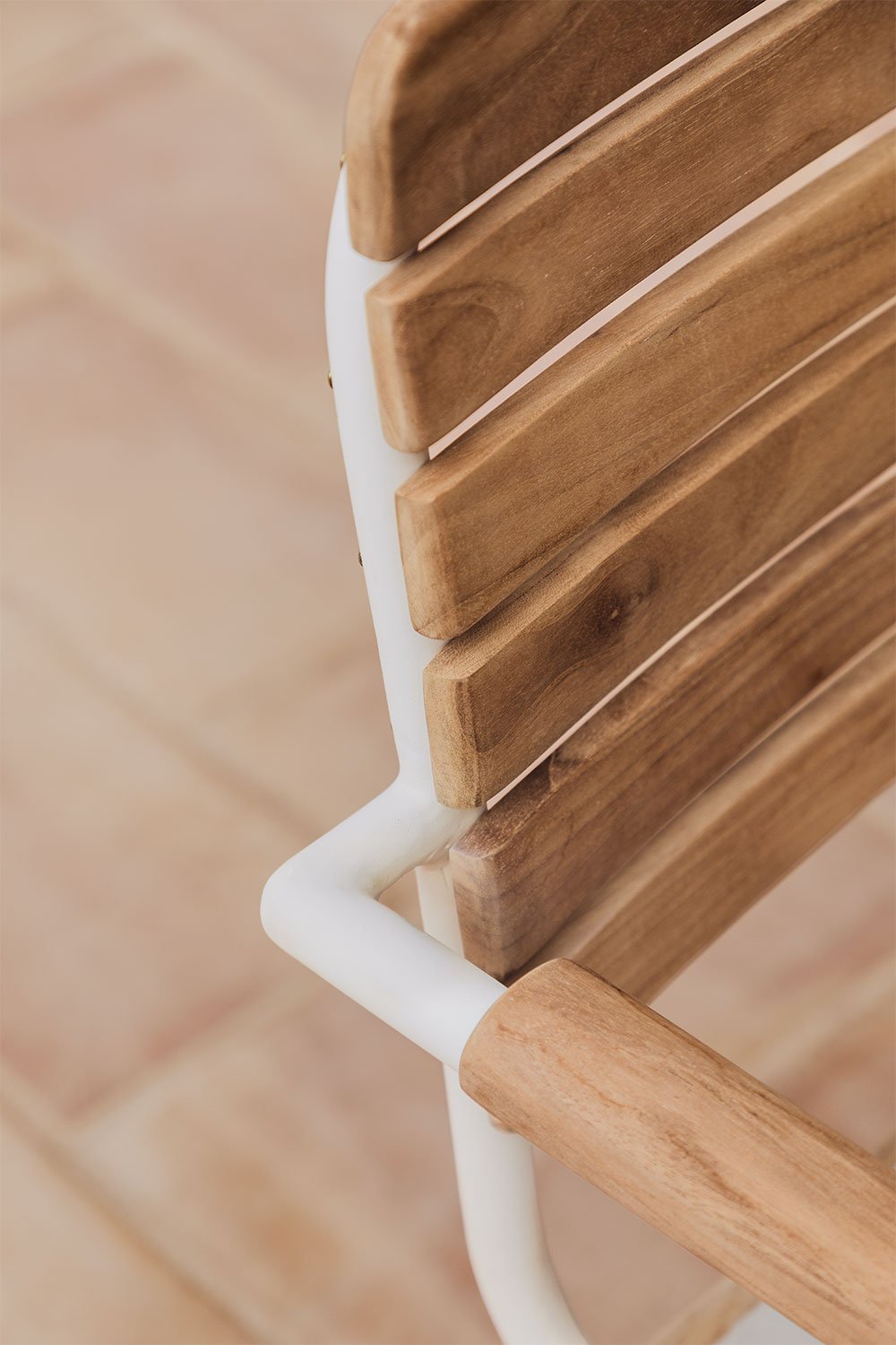 Confezione da 4 sedie da giardino con braccioli in legno di teak e basso in alluminio