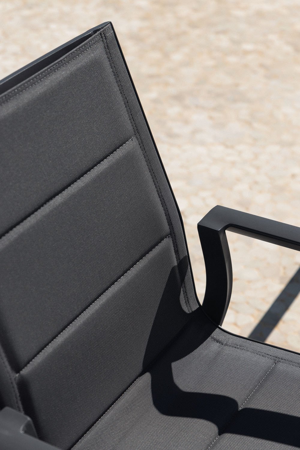 Confezione da 4 sedie da giardino impilabili con braccioli in alluminio Karena