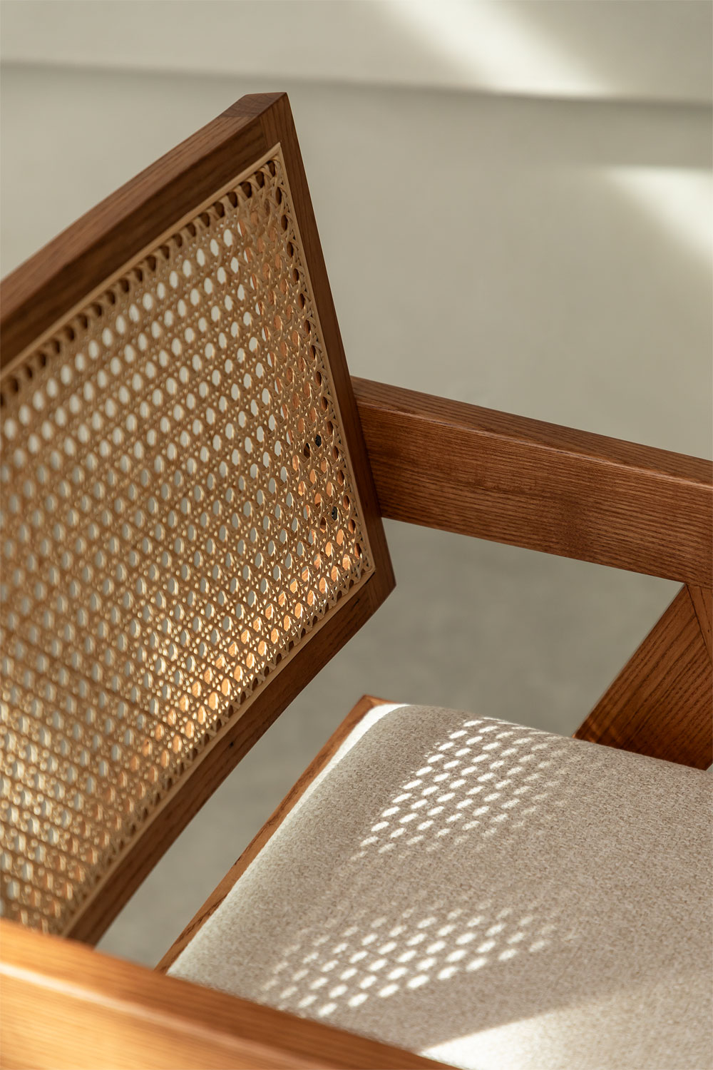 Confezione da 4 Sedie da Pranzo Imbottite con Braccioli in Legno di Frassino e Rattan Lali