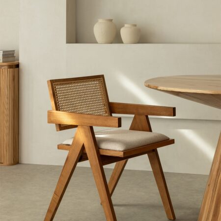 Confezione da 4 Sedie da Pranzo Imbottite con Braccioli in Legno di Frassino e Rattan Lali