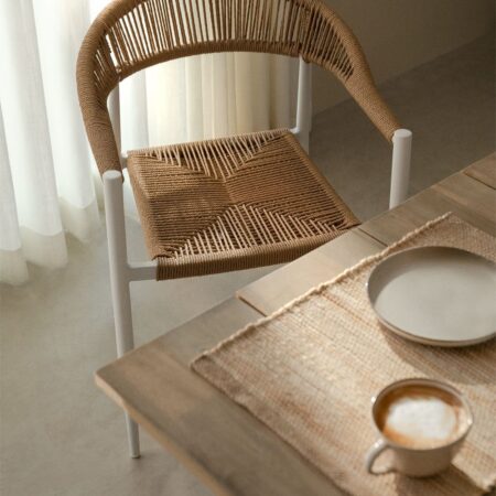 Confezione da 4 sedie da pranzo impilabili con braccioli in alluminio e rattan sintetico Amatria