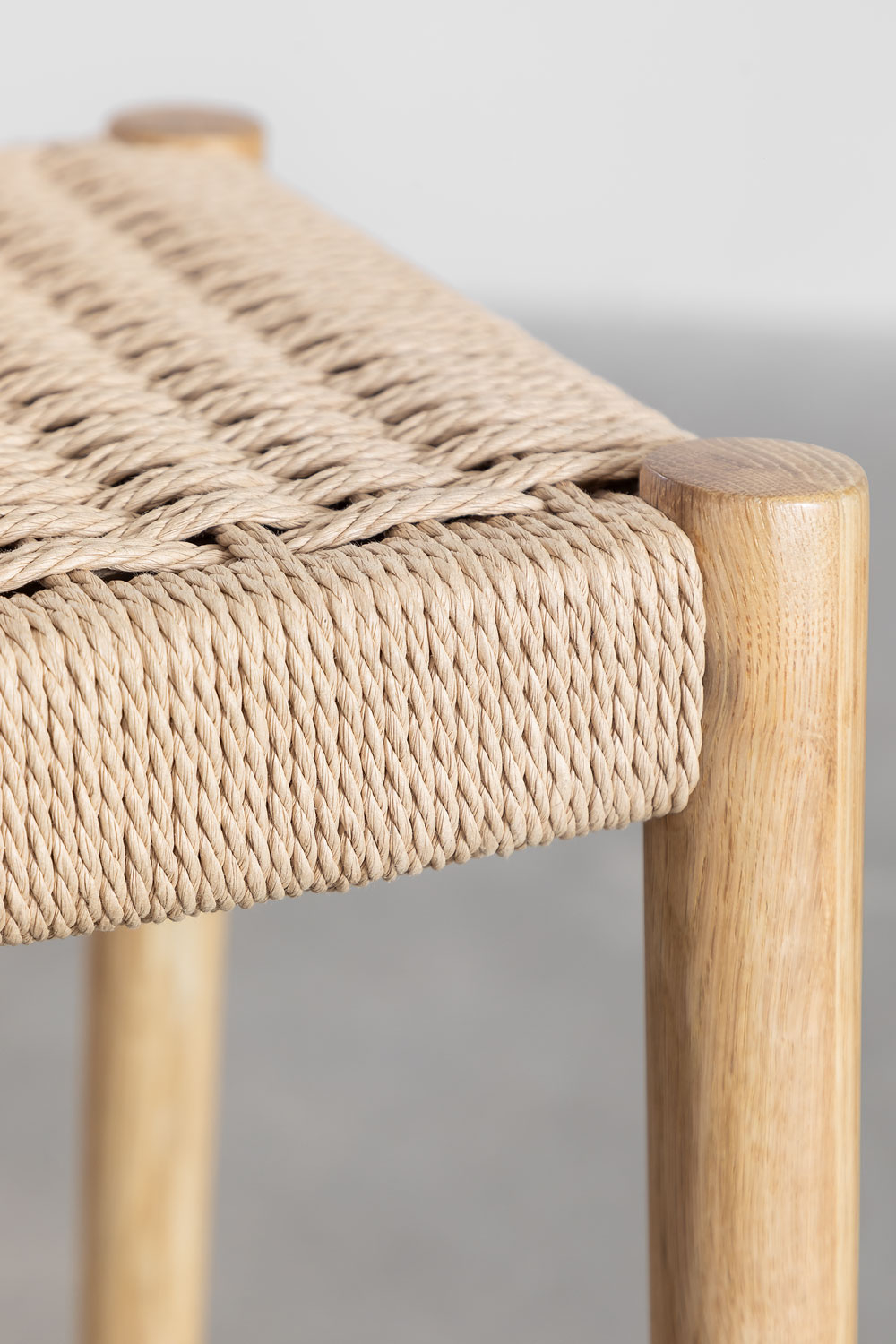 Confezione da 4 Sgabelli Alti in Legno di Rovere e Corda Intrecciata (66 cm) Mara