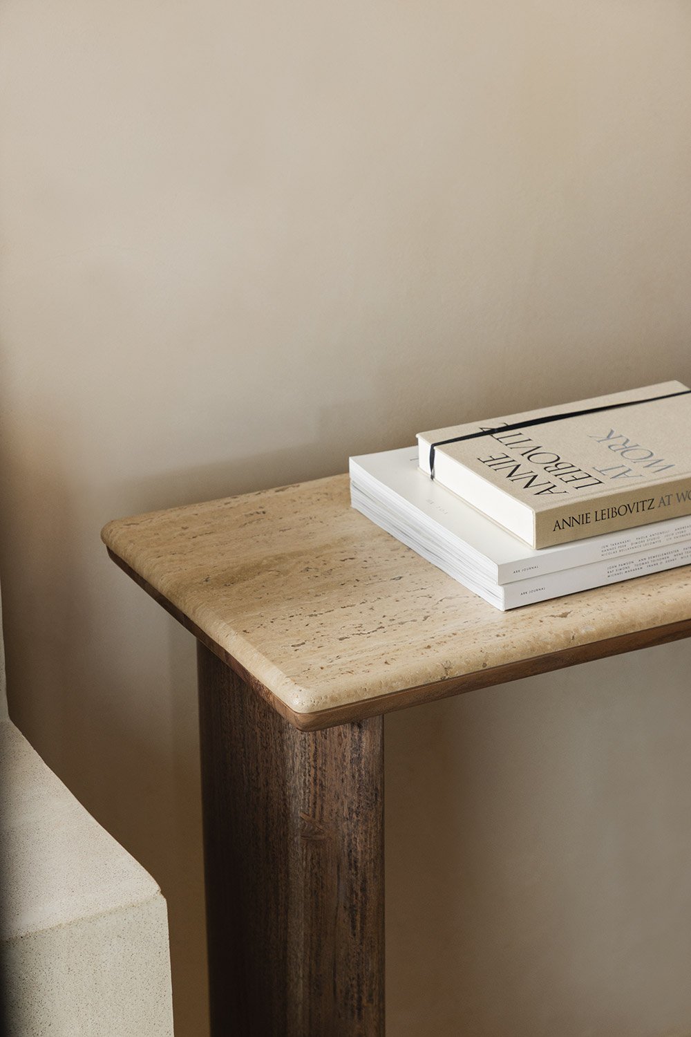 Consolle 105x35 cm in travertino e legno di acacia Casilda