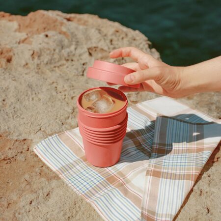 CREATE - KITCHENWARE OUTDOOR ECO - Bicchiere con coperchio per caffè in materiale riciclato