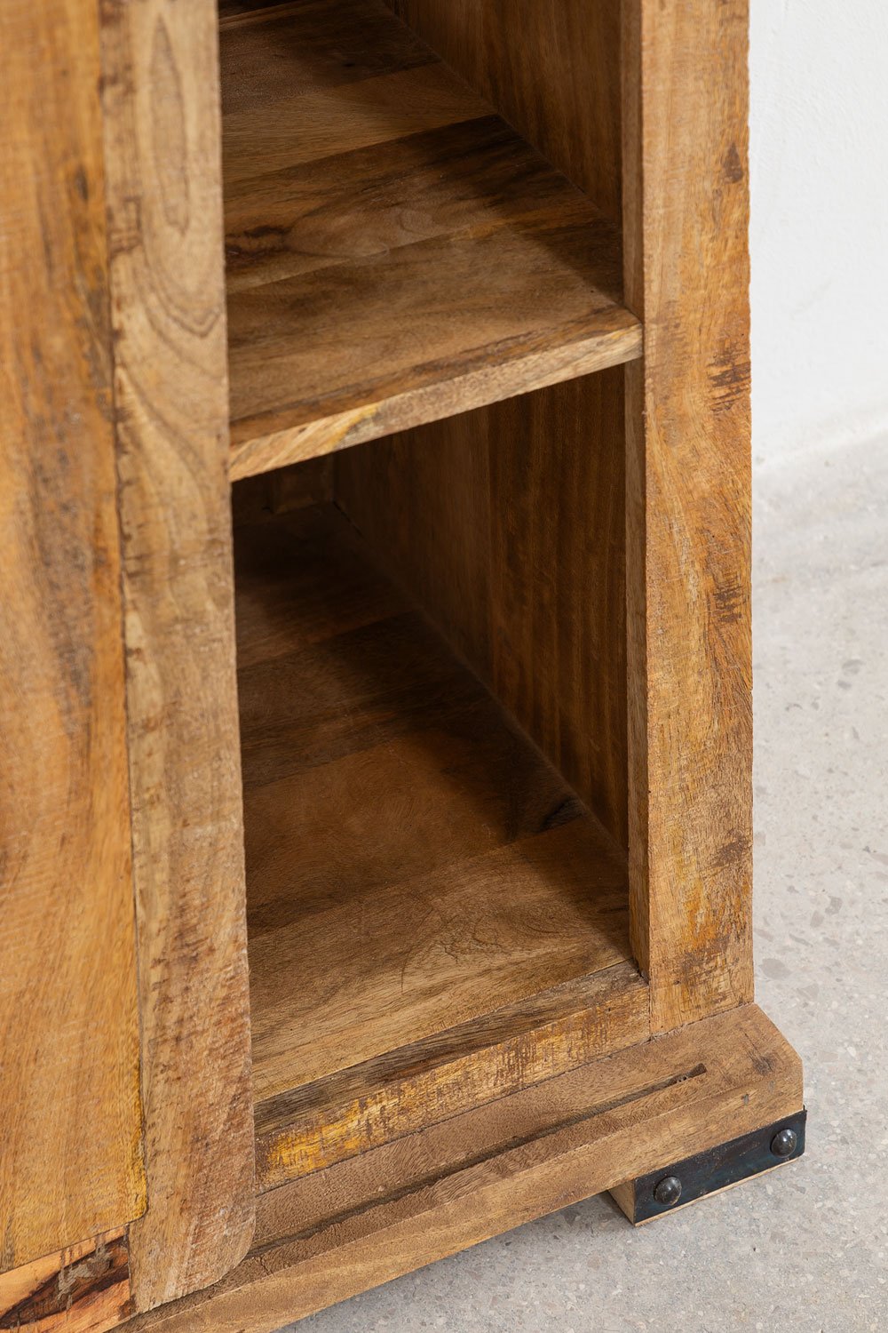 Credenza Uain in legno di mango con quattro cassetti