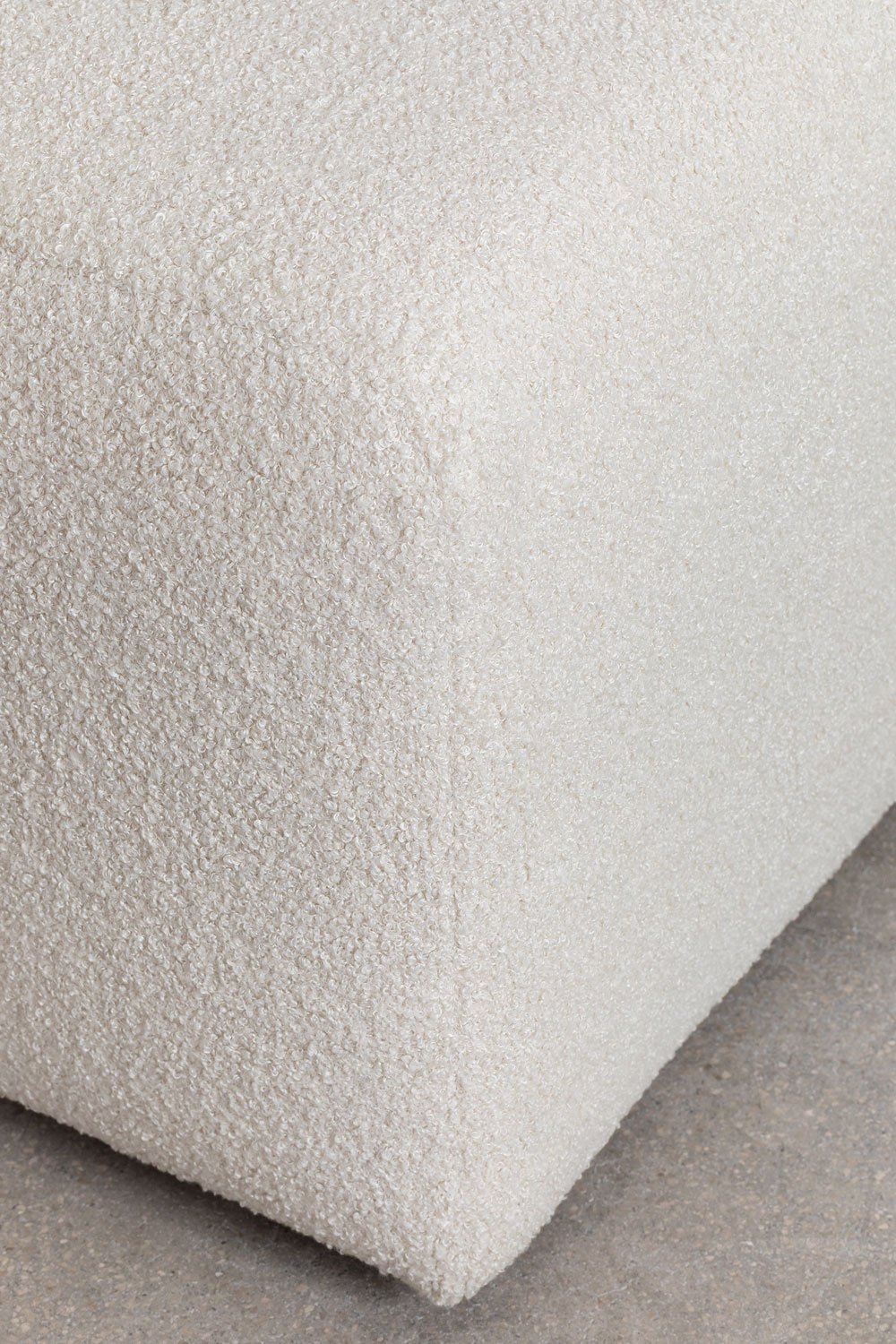 Sofà modulare con chaise longue sinistra a 4 pezzi con 2 pouf in tessuto bouclé Borjan