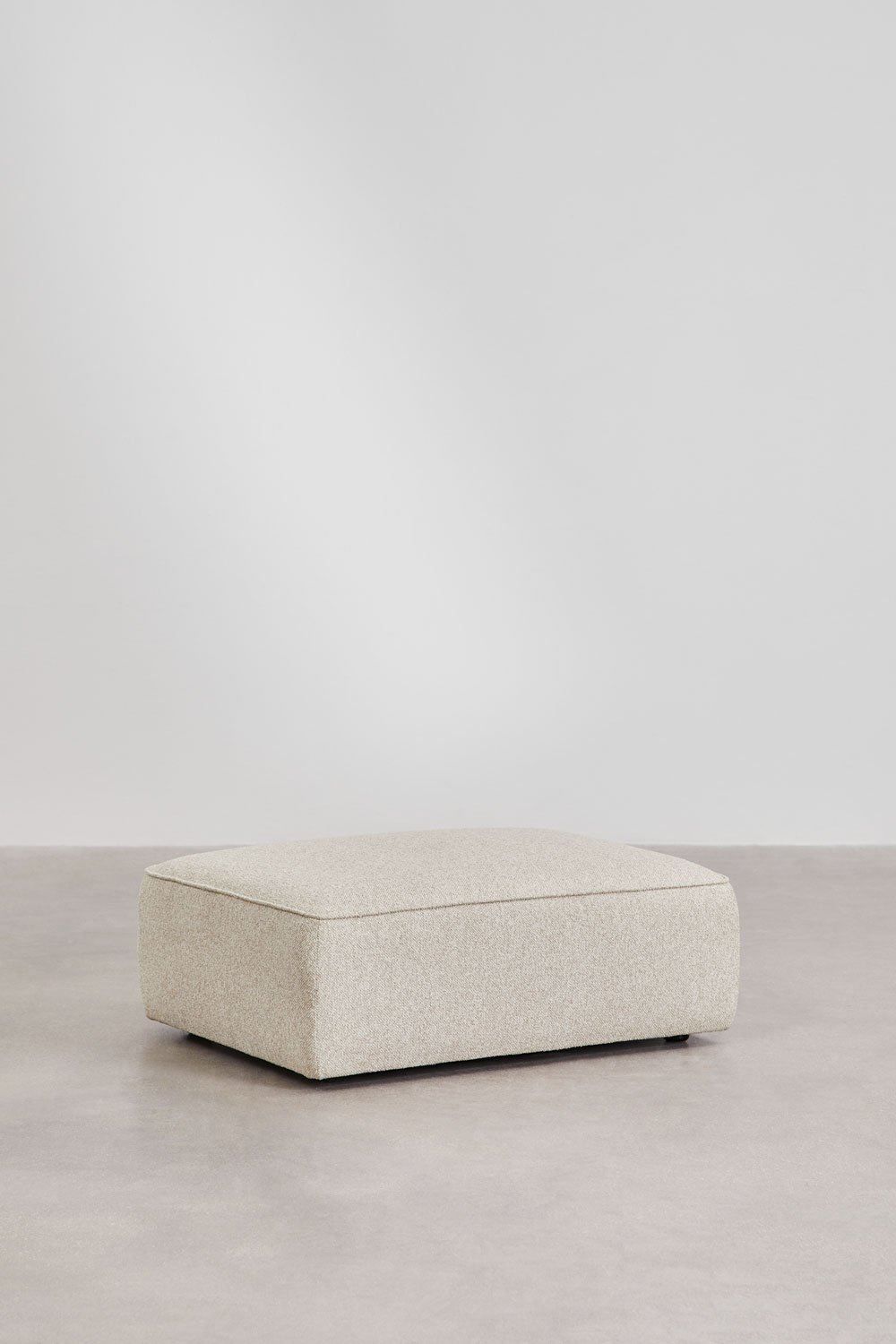 Divano modulare angolare a 2 pezzi con chaise longue destra e pouf rivestito Cardea
