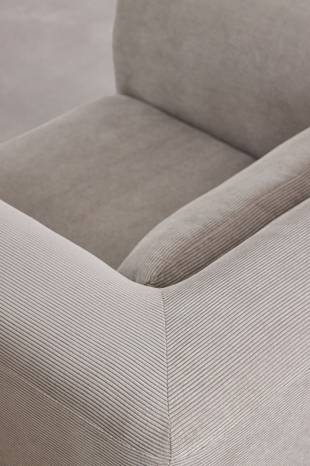 Set soggiorno con divano componibile in 2 pezzi, poltrona e pouf Fogler