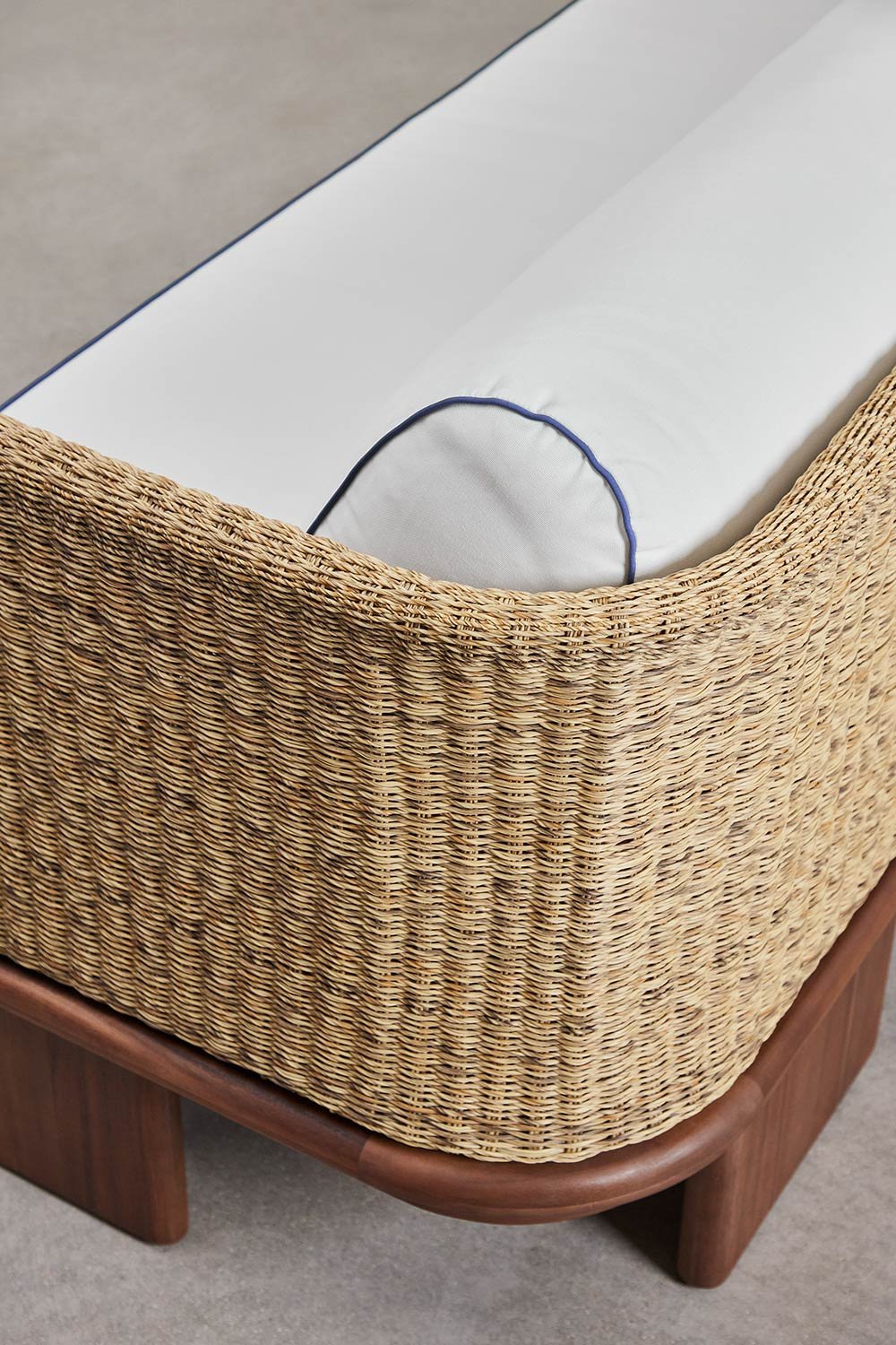 Divano da giardino Famara a 3 posti in rattan e legno di acacia