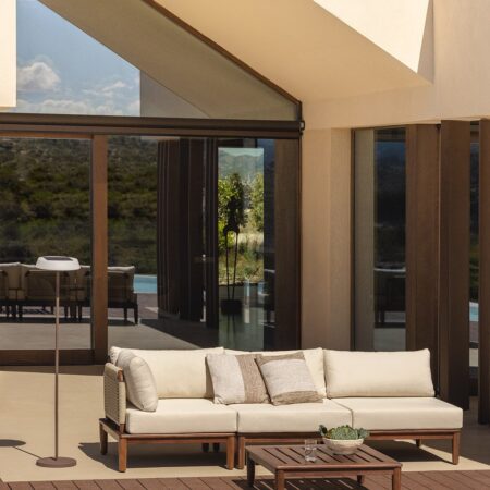 Set da giardino Giulia con divano angolare componibile 3 pezzi e tavolino in legno di acacia