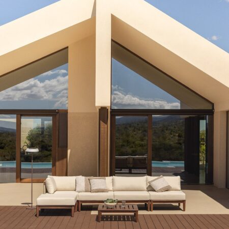 Set da giardino con divano angolare componibile 4 pezzi, tavolino e pouf in legno di Acacia Giulia
