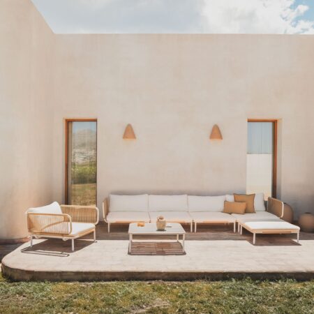 Divano da giardino componibile in 4 pezzi con 2 poltrone angolari, pouf, poltrona e tavolino Roubly