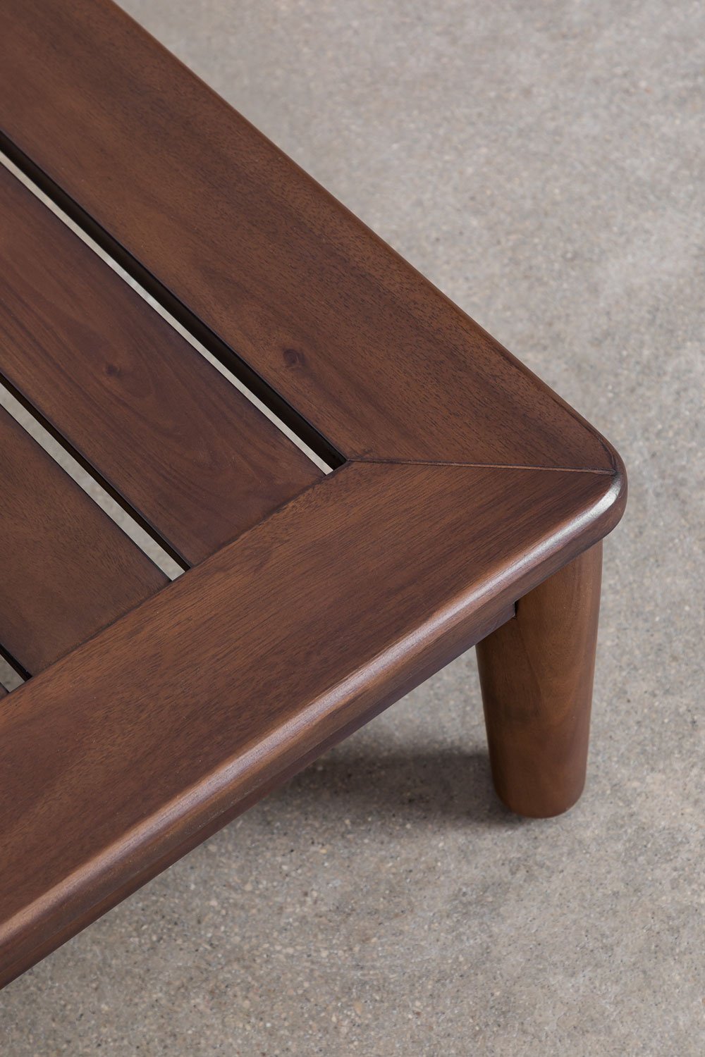 Set da giardino Giulia in legno di acacia con divano modulare a 2 pezzi, 2 poltrone angolari e tavolino da caffè