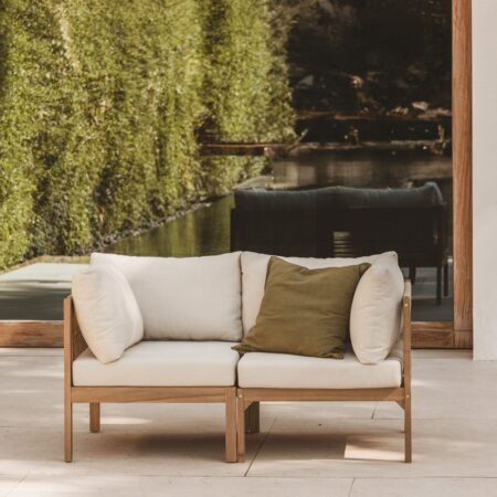 Divano da giardino modulare Branson 2 pezzi con braccioli in legno di acacia