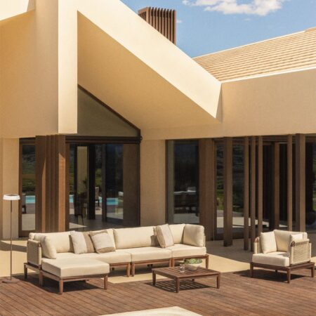 Set da giardino con divano componibile 4 pezzi con 2 poltrone angolari, tavolino, pouf e poltrona Giulia in legno di acacia