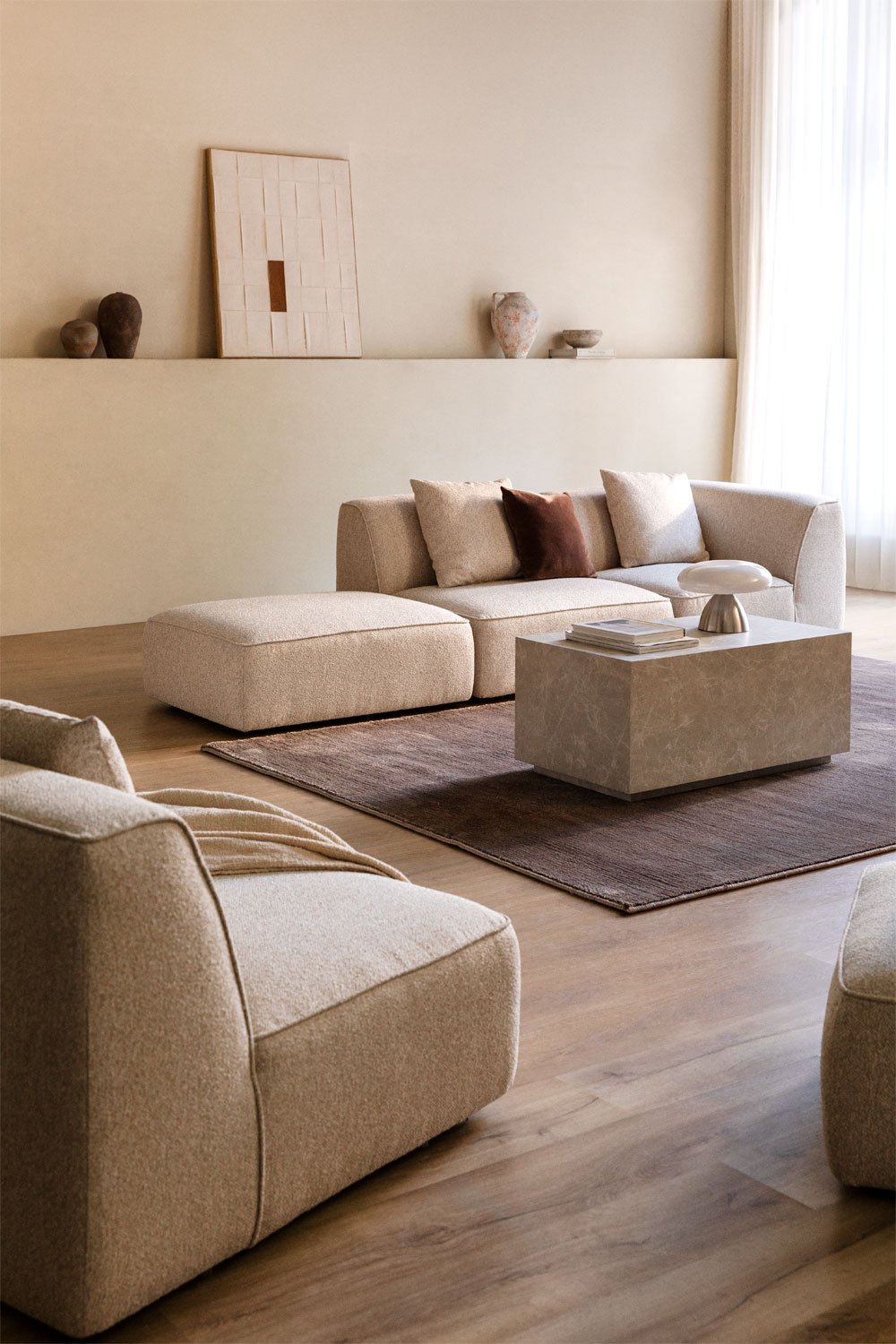 Divano modulare angolare a 2 pezzi con pouf rivestito Cardea